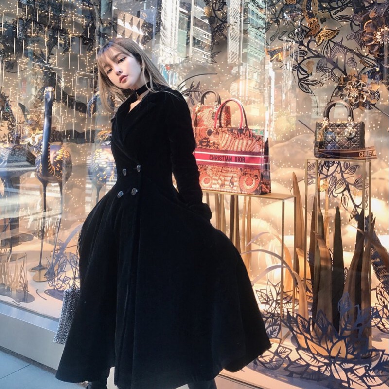 全新GRACE CHOW 周揚青自創品牌周周熱銷同款復古黑絲絨長版大衣裙S-0