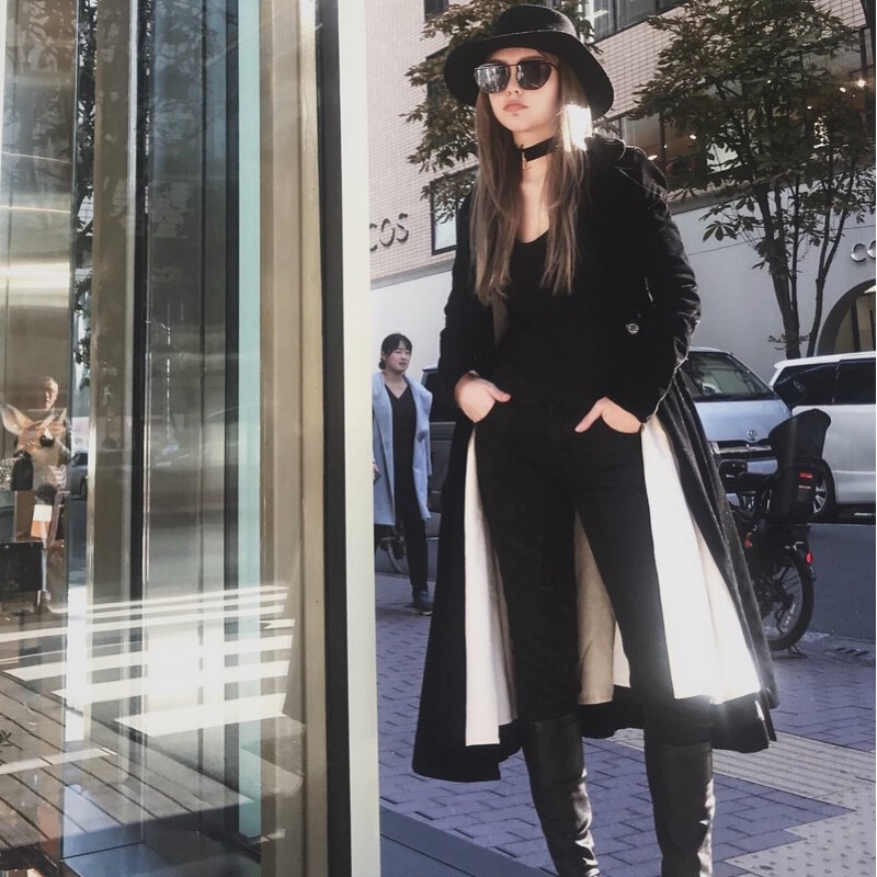 全新GRACE CHOW 周揚青自創品牌周周熱銷同款復古黑絲絨長版大衣裙S-6