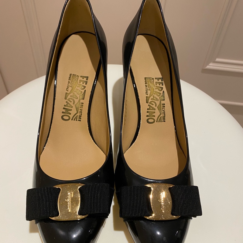 Salvatore Ferragamo 經典Carla蝴蝶結跟鞋-0