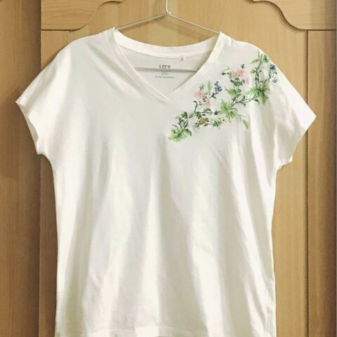 Uniqlo 白色刺繡上衣