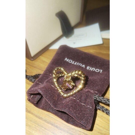 LV Louis Vuitton 愛心簍空 紐結編織小紫花戒指-5