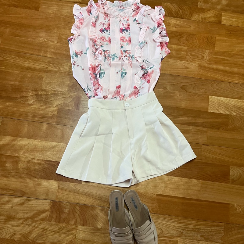 正韓製米白色百褶短褲-3