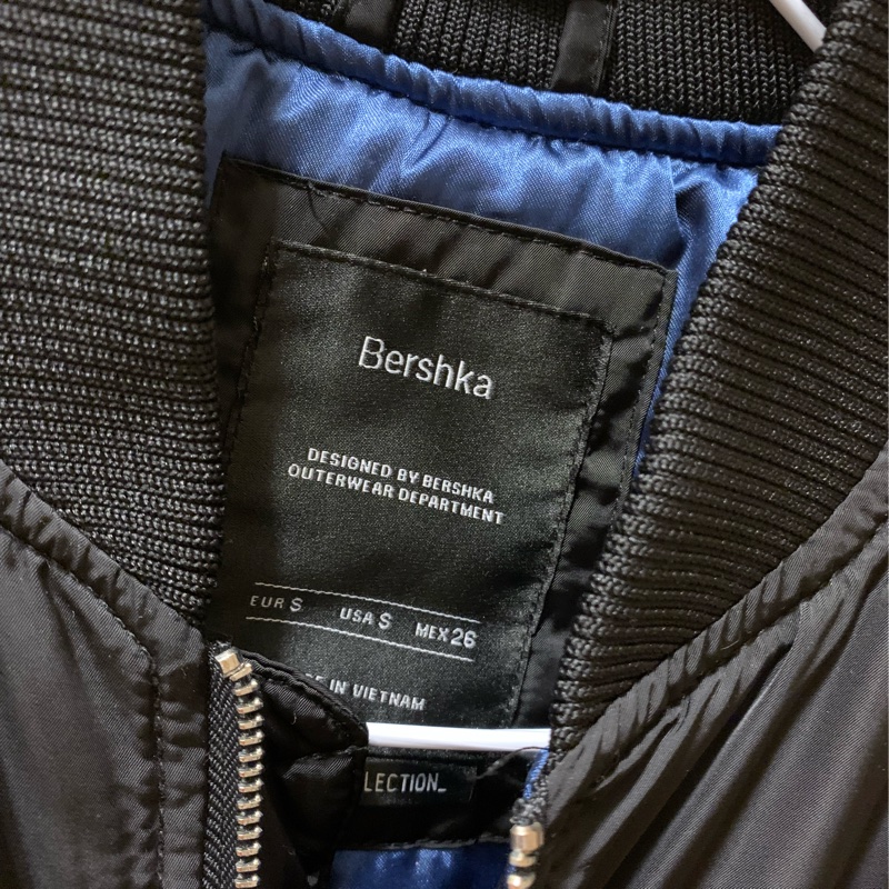 Bershka 黑色飛行外套-1