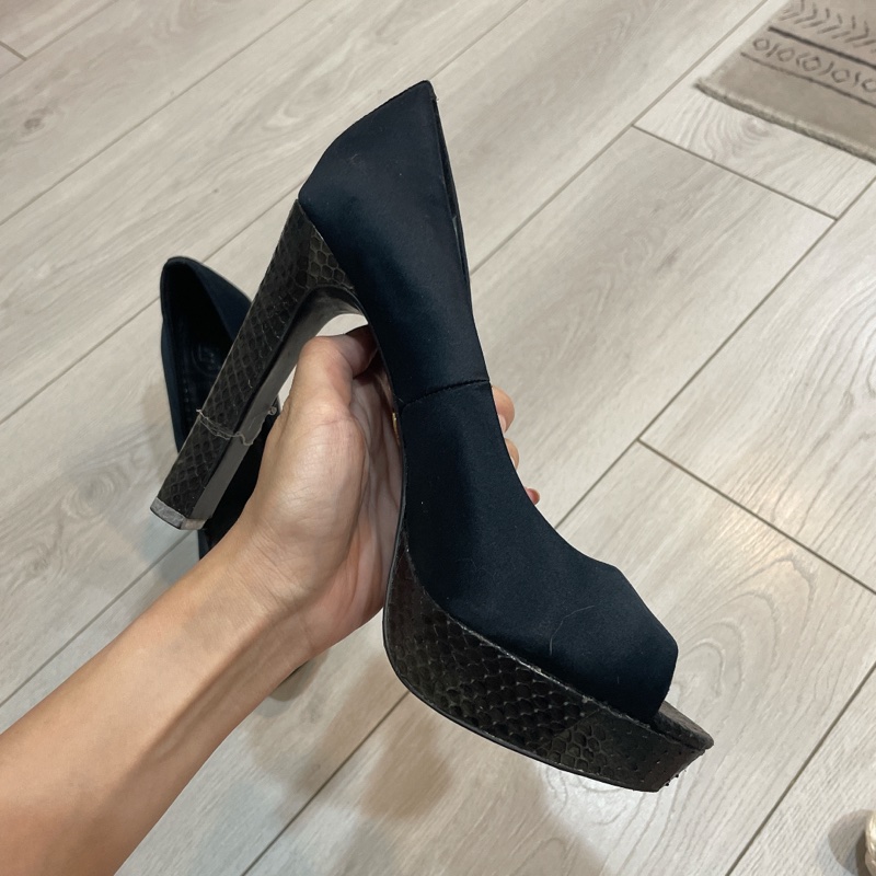 tory burch緞布壓紋蛇紋粗跟高跟魚口鞋7.5-4