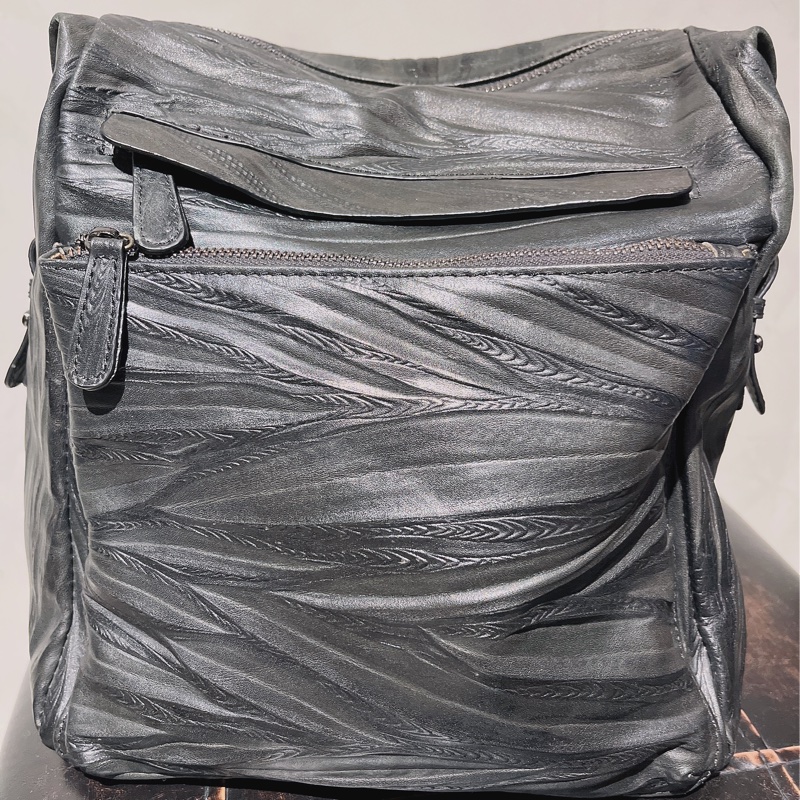 正牛皮壓樹葉紋少見手工包、真皮後背包、台灣師傅文創手作包-0