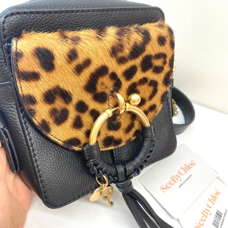 SeeByChloe 真皮豹紋皮草斜背包（全新）-1
