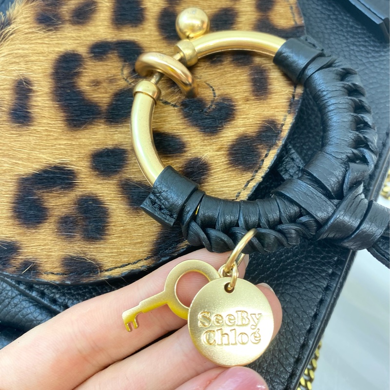 SeeByChloe 真皮豹紋皮草斜背包（全新）-2