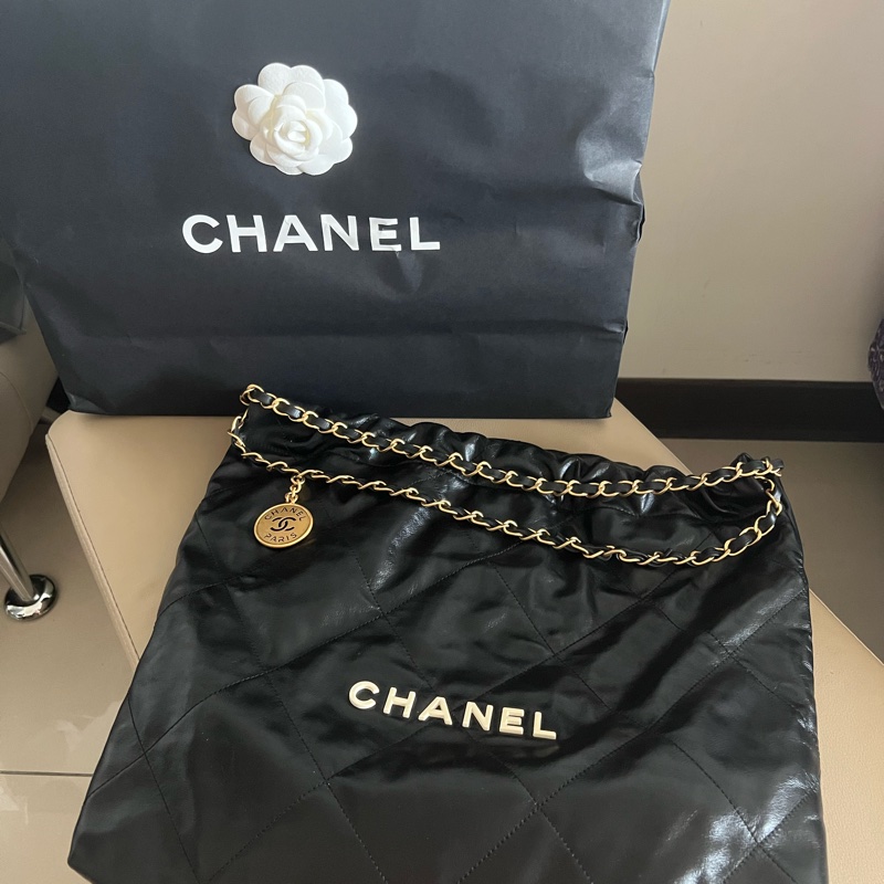 爆款chanel 22 bag 中號 黑底白字-2
