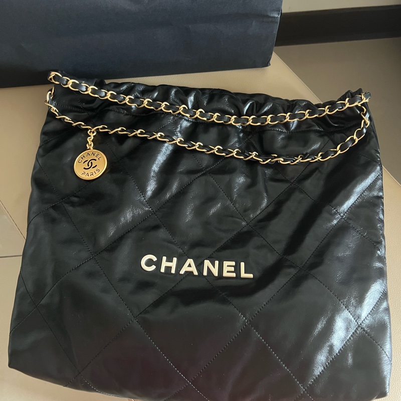 爆款chanel 22 bag 中號 黑底白字-4