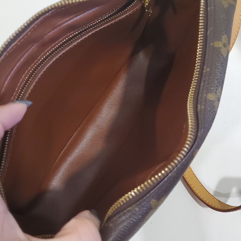 🎀👜Mandy Vintage Boutique👜🎀曼蒂二手精品 日本二手正品橫版記者包,航空包，空姐包 M51274-5