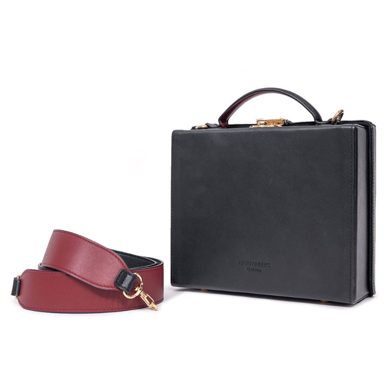 【陳怡君私服】HIGH CHEEKS X Disney 壞皇后側背包-2