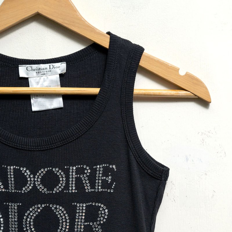 【曲艾玲私服】Dior 水鑽 Logo 黑色螺紋針織背心-1