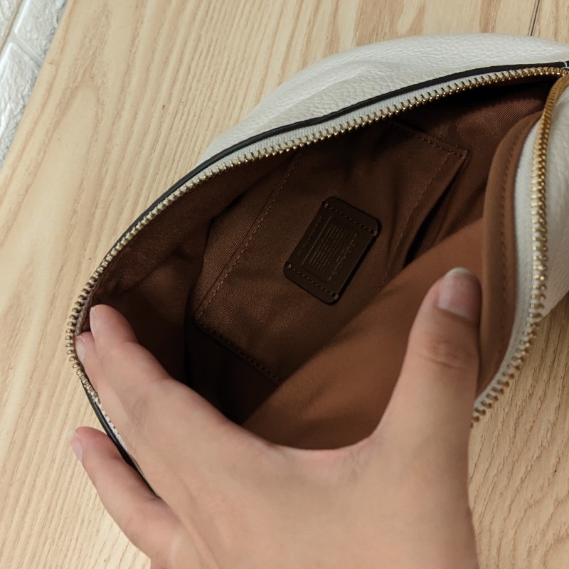 Coach 女版 腰包 可斜揹胸前 奶油白色 荔枝紋-2