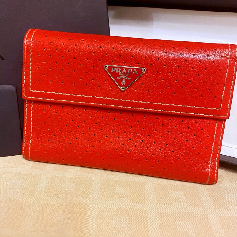 PRADA 紅三角鐵牌 小牛皮三折中夾 橘紅色 9成新-2