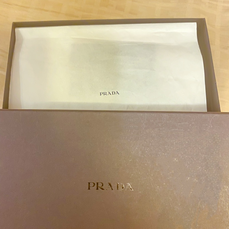 PRADA 紅三角鐵牌 小牛皮三折中夾 橘紅色 9成新-9