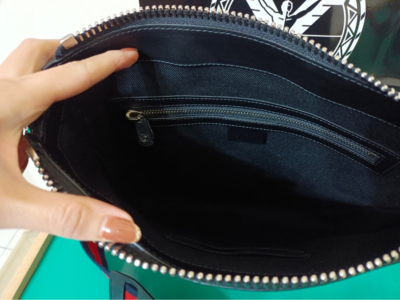 售 全新❗️【GUCCI 古馳】GG Supreme帆布郵差包-2