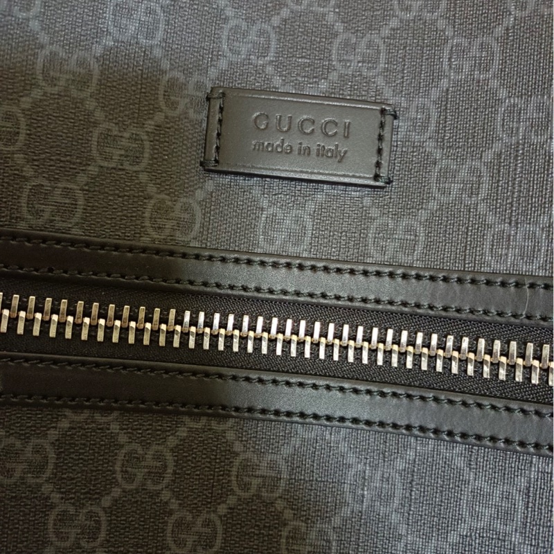 售 全新❗️【GUCCI 古馳】GG Supreme帆布郵差包-3