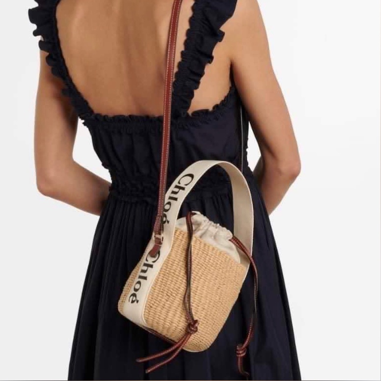 全新Woody 小號皮革邊飾拉菲草編織水桶包-0