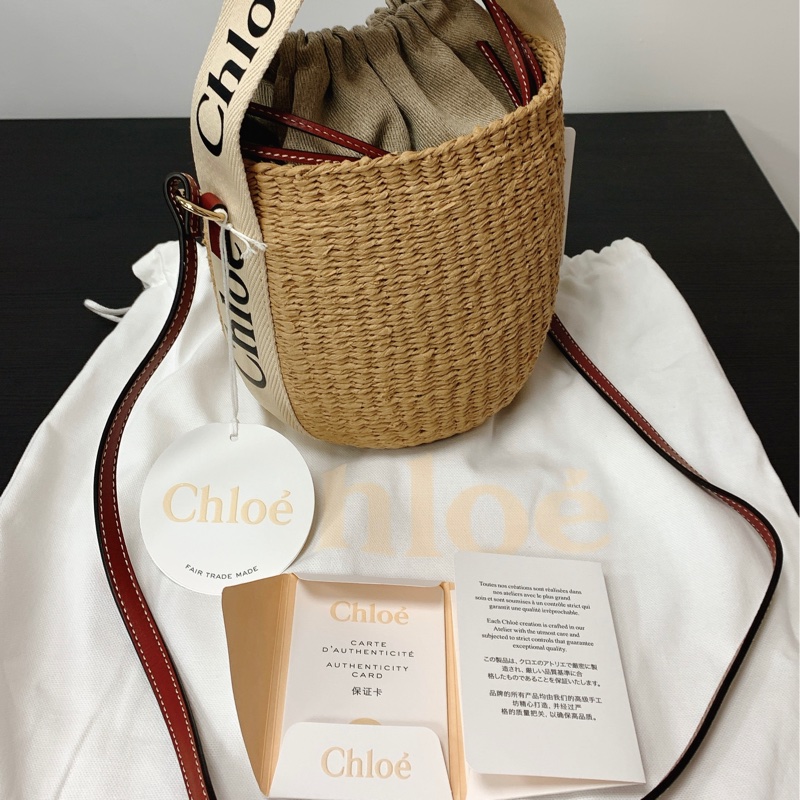 全新Woody 小號皮革邊飾拉菲草編織水桶包-2