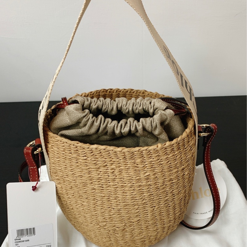 全新Woody 小號皮革邊飾拉菲草編織水桶包-3