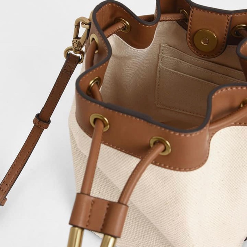 charles & keith 編織提把水桶包-2