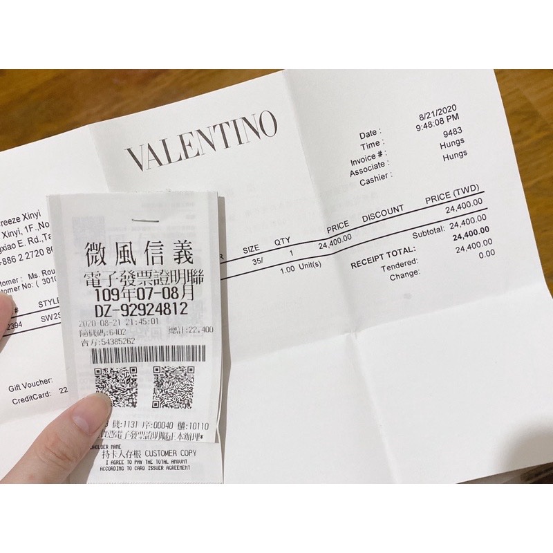 微風信義購入 VALENTINO Garavani 小白鞋 玫瑰金牛皮拼接鉚釘小白鞋 尺寸35 1/2實拍-3