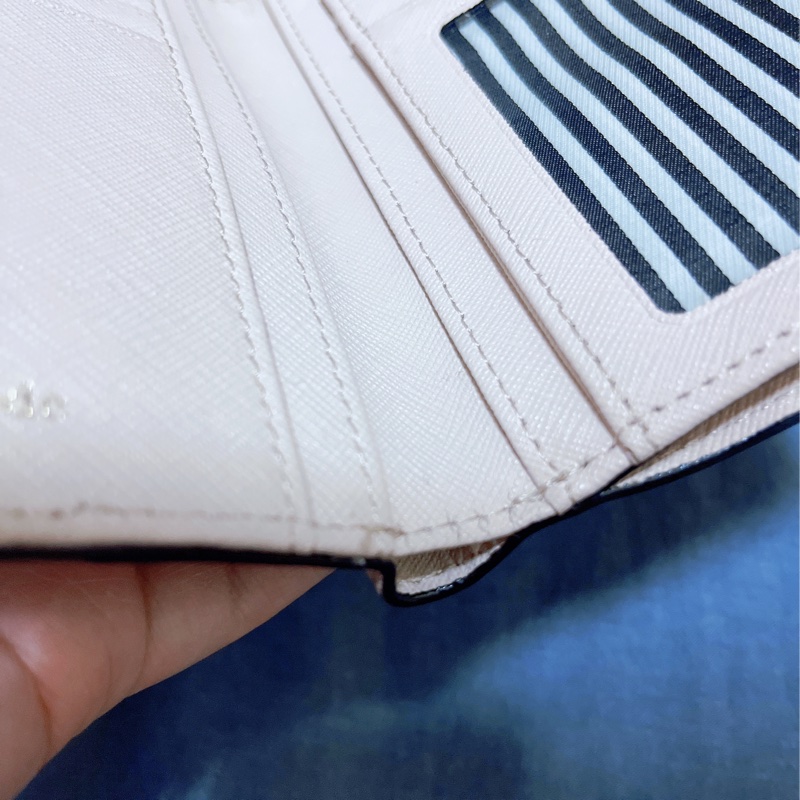 8成新  kate spade 中短夾 拼接色  杏色  黑色  二手-4