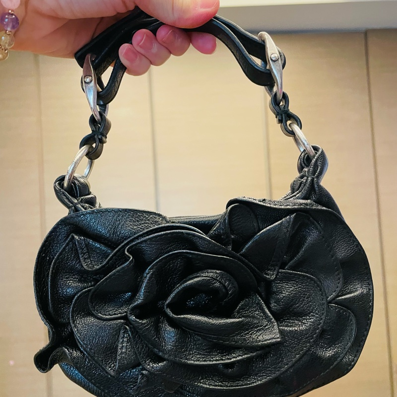 二手正品YSL聖羅蘭牛皮花朵小包/手機包/義大利製～有扣環可加背帶，近全新！看圖看內文-1