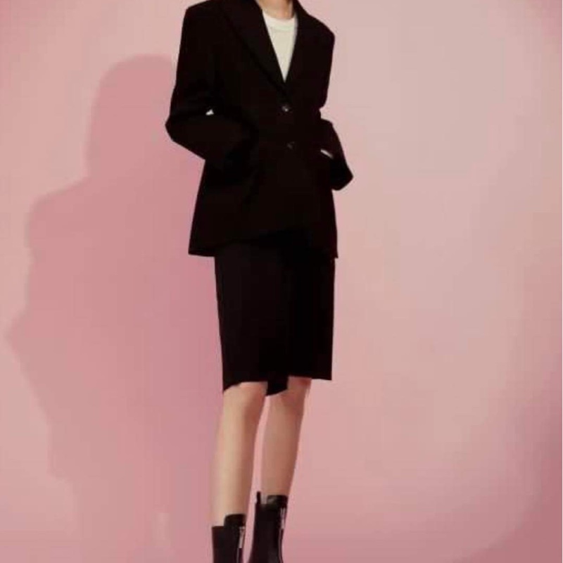 全新charles & keith 小ck 前拉鍊厚底中筒靴 38號-4