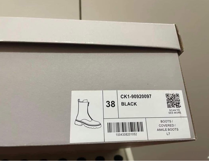 全新charles & keith 小ck 前拉鍊厚底中筒靴 38號-5