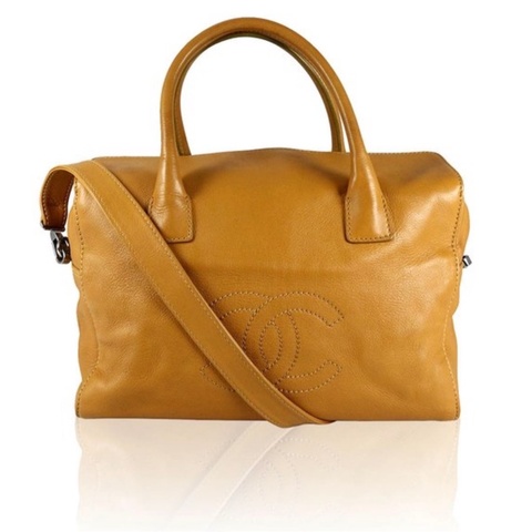 CHANEL 大logo小牛皮手提肩背包(牛奶糖色)_展示品  CH19000007