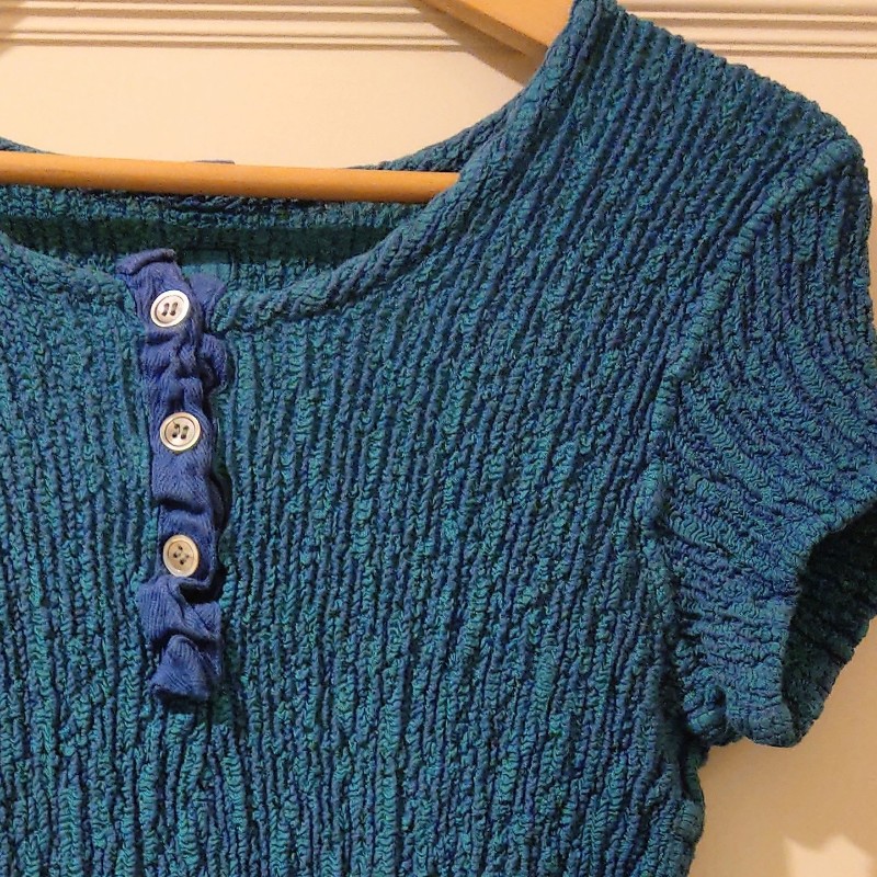 (客訂2件併單)Issey Miyake 三宅一生 me 花椰菜系列藍綠色上衣+法式米色背心-1