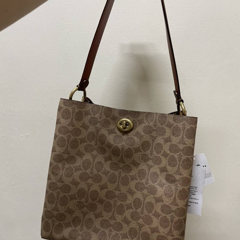 coach經典款包包-1