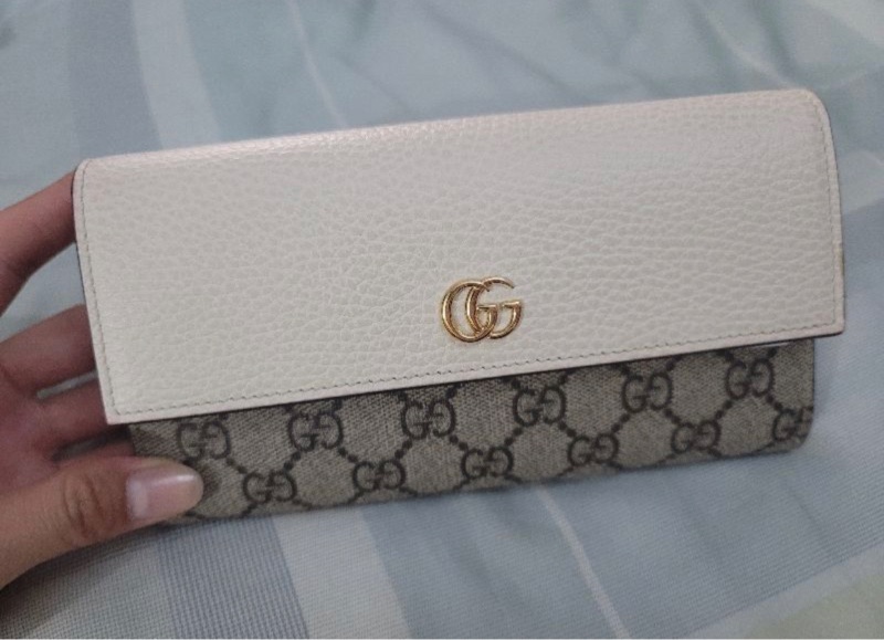 Gucci 白滿版LOGO 長夾（專櫃購入）-1