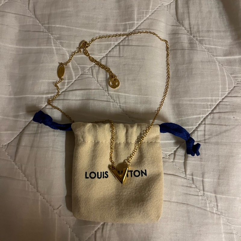 LV v字項鍊-0