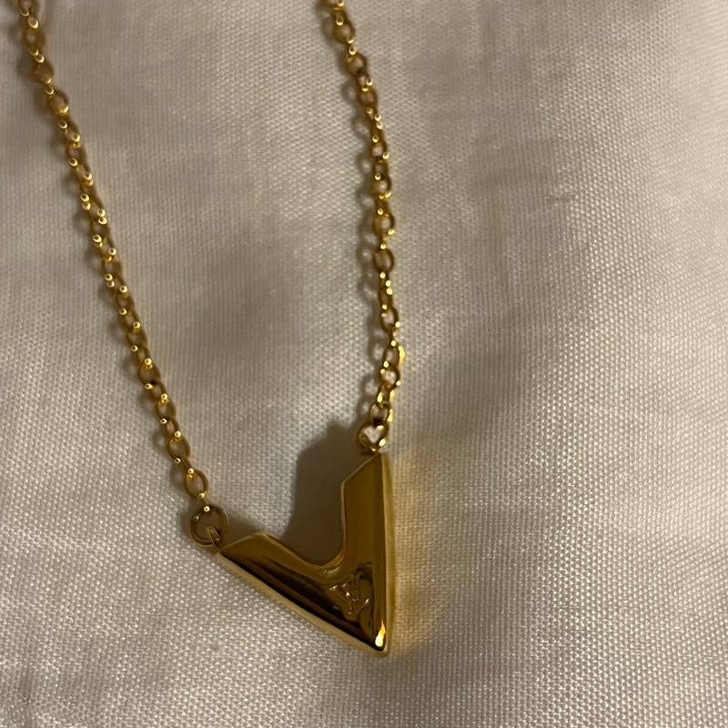 LV v字項鍊-2