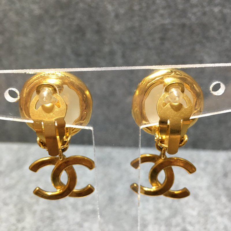 CHAENL 香奈兒VINTAGE 金色半圓珍珠雙C垂墜耳環/耳夾/配件-1