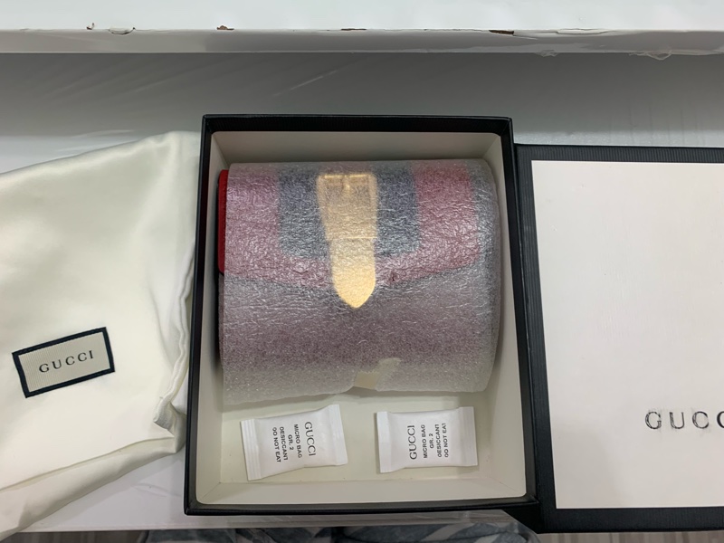 Gucci全新短夾-11