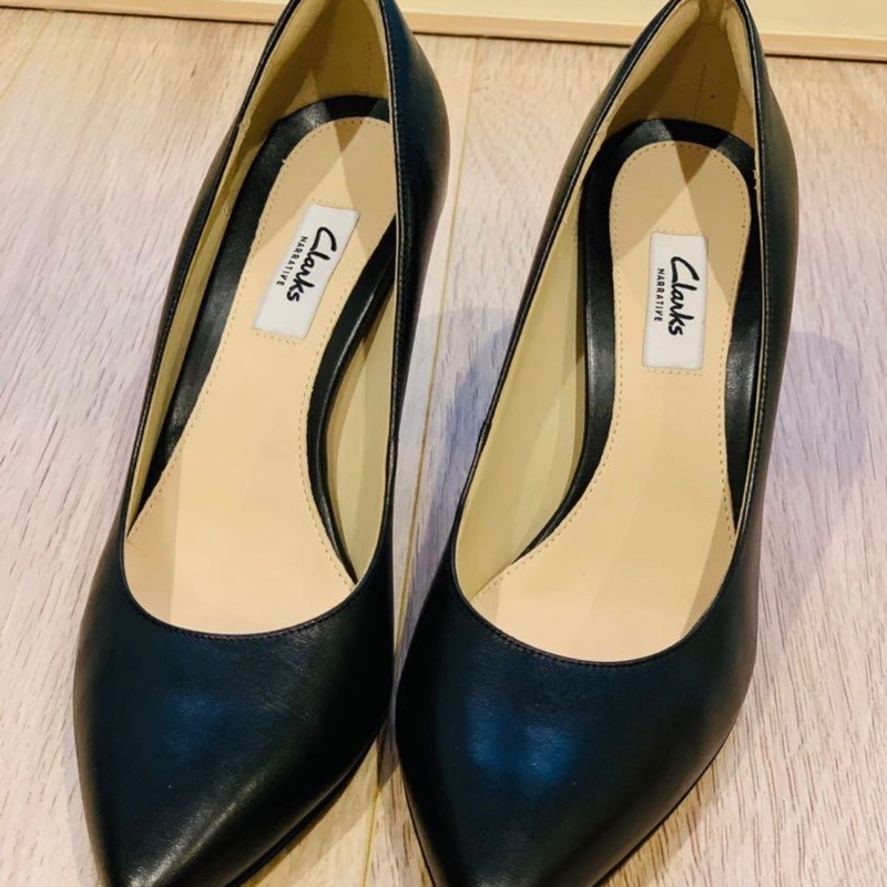 Clarks經典優雅真皮黑高跟鞋-0