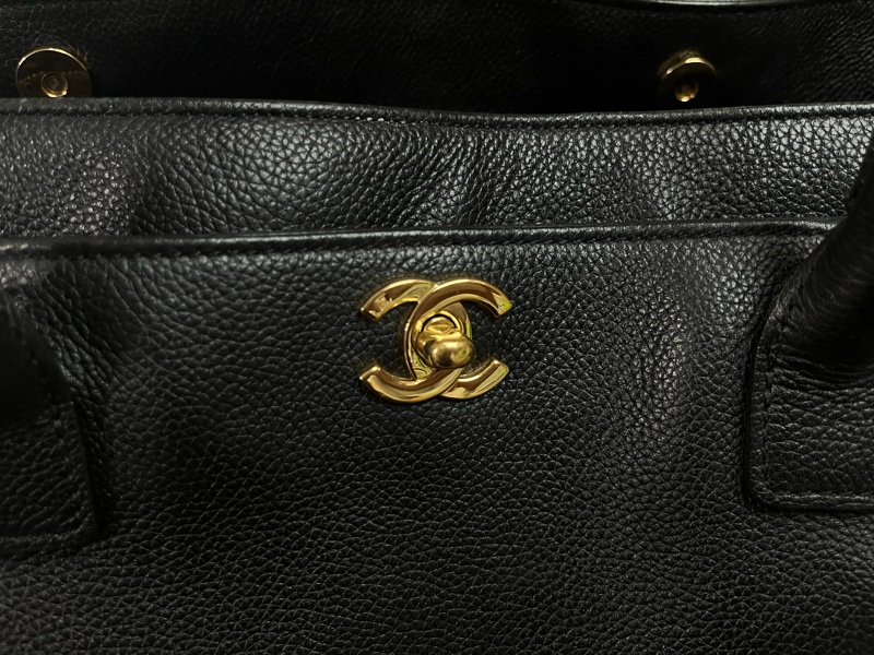CHANEL CERF TOTE 老香魚子醬牛皮托特-3