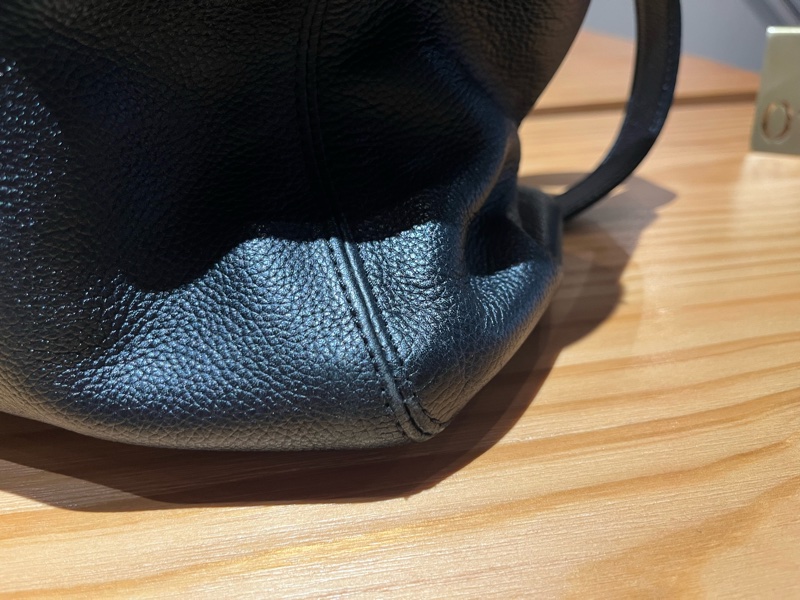 CHANEL CERF TOTE 老香魚子醬牛皮托特-6