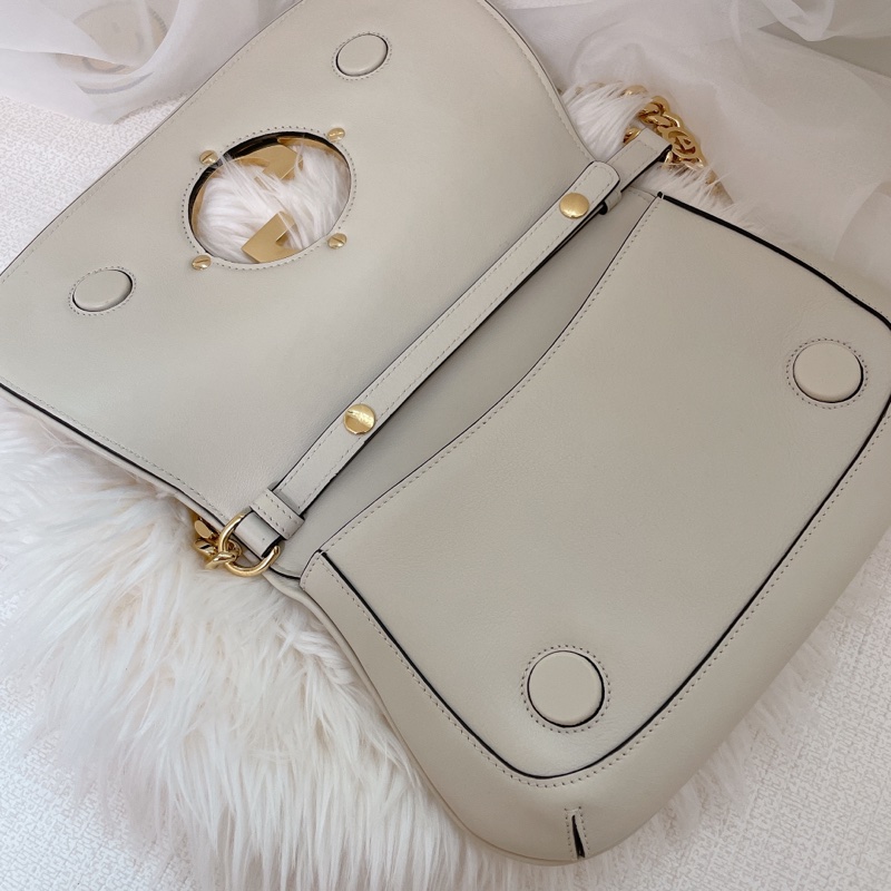 Gucci Blondie系列肩背包.優雅白。手拿包.腋下包.肩背.斜背-3