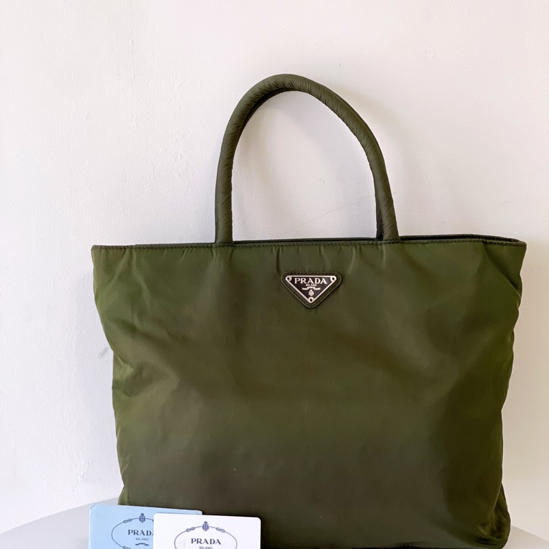 𝗩𝗶𝗻𝘁𝗮𝗴𝗲 𝗣𝗿𝗮𝗱𝗮義大利製卡其綠尼龍包-0