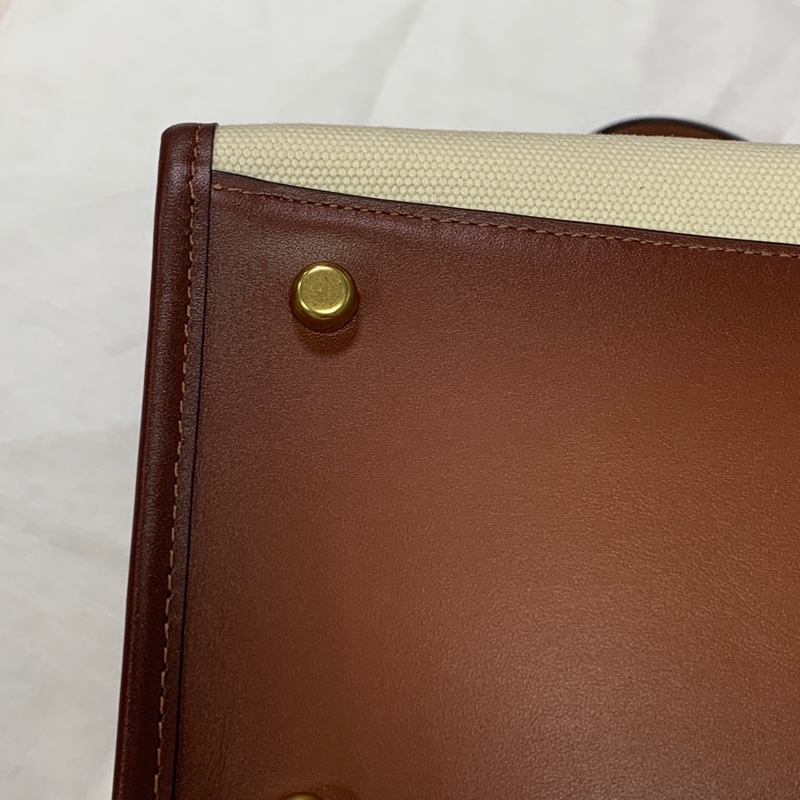 【COACH】coach 專櫃 field 30 garden tote 刺繡款托特包-14