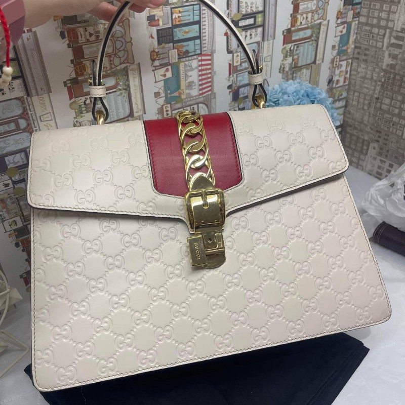 Gucci Sylvie系列中號手提包，皮革肩帶-1