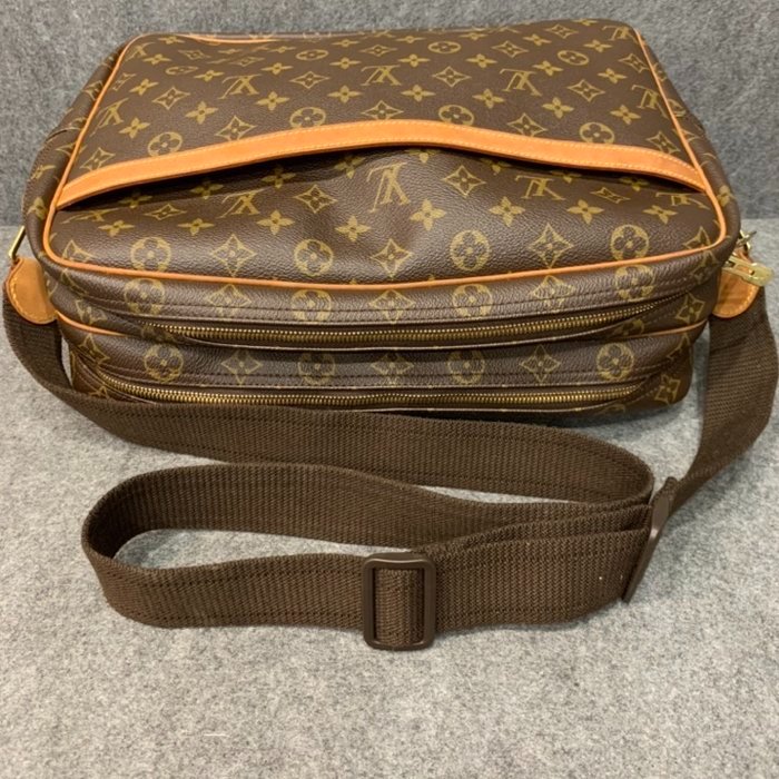 Louis Vuitton LV 老花字紋 大款記者包 斜背包/肩背包/男包-4