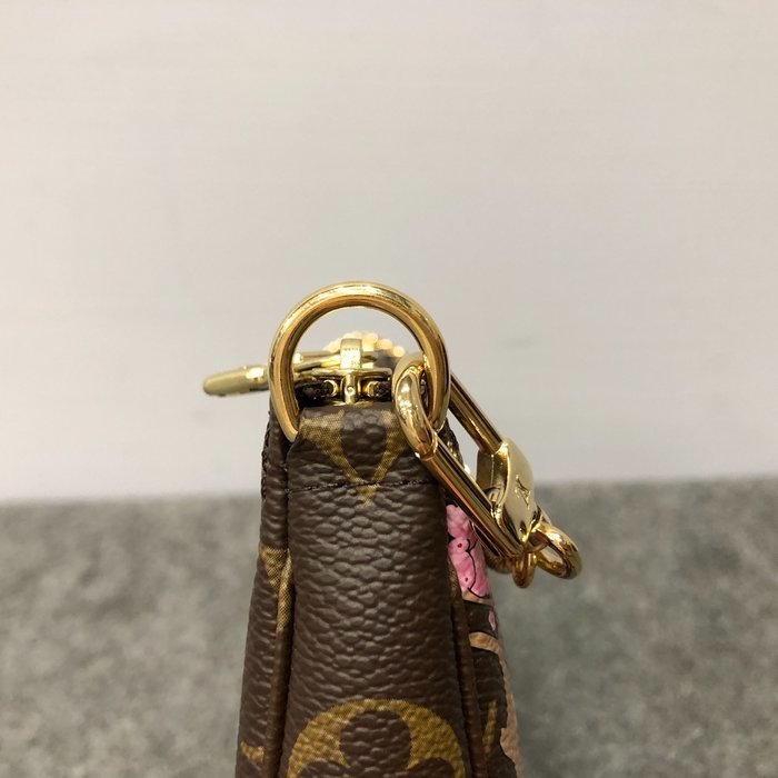 Louis Vuitton 2021聖誕限量款全新字紋櫻花小白貓金鍊小包 M45905-5