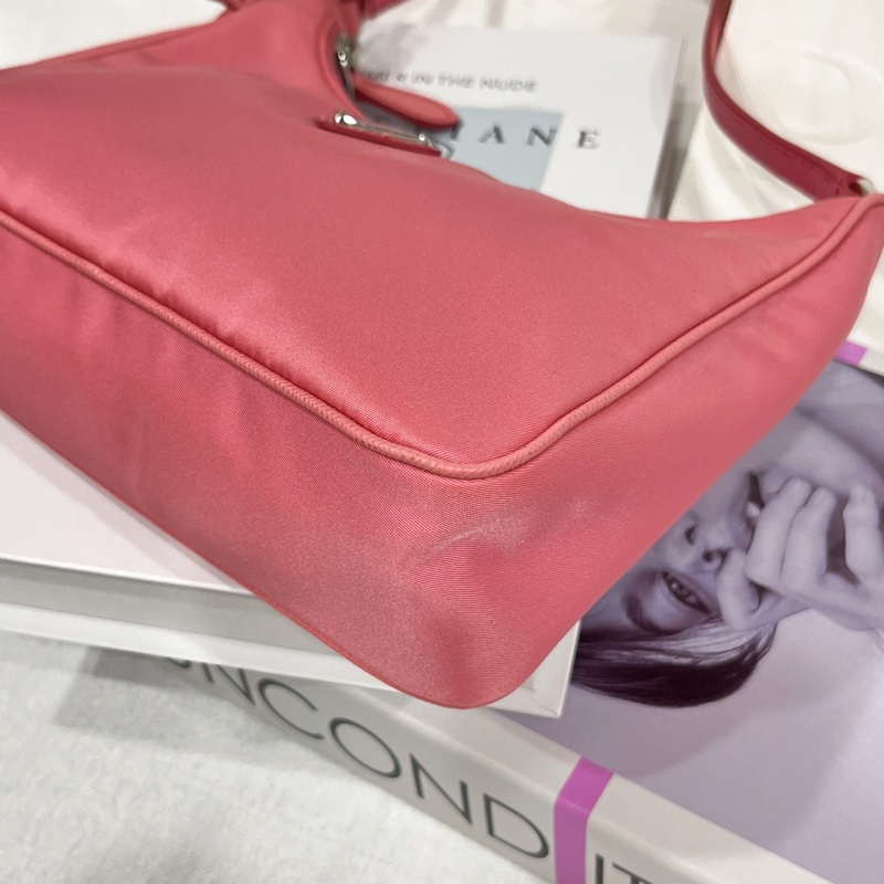 PRADA 粉色 尼龍材質 Re-Edition 2005年復刻版 腋下包/肩背包/手提包-3