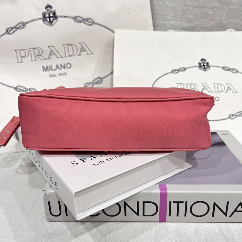 PRADA 粉色 尼龍材質 Re-Edition 2005年復刻版 腋下包/肩背包/手提包-6