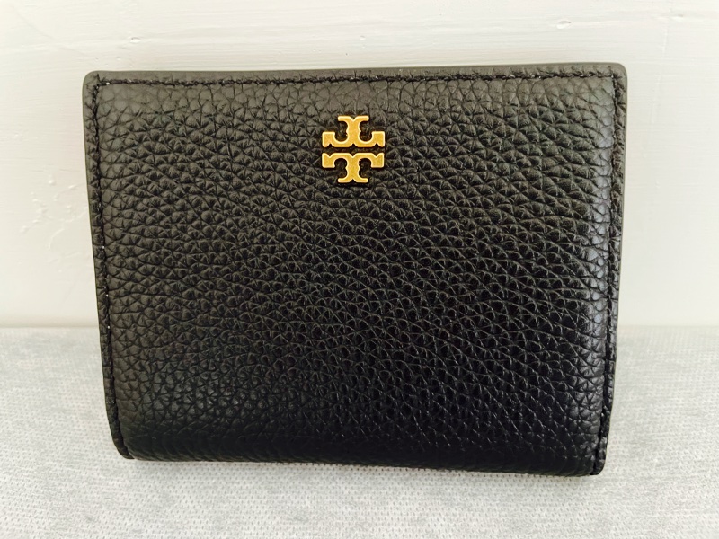 正品全新 Tory Burch TB真皮軟牛皮 黑色配奶茶色 對開短夾 有零錢袋-0